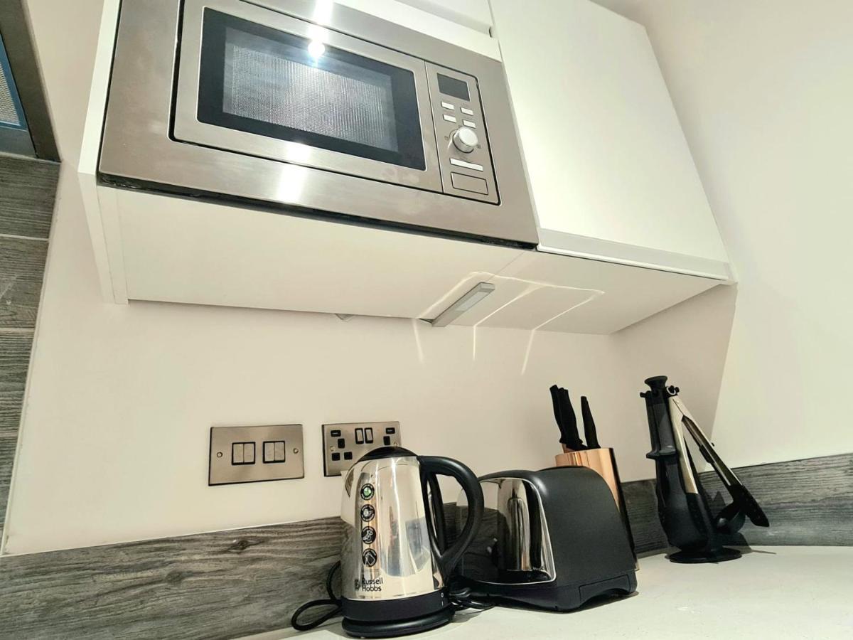 1-Bedroom Aprt In Salford- Freeparking- Sleeps3 مانشستر المظهر الخارجي الصورة
