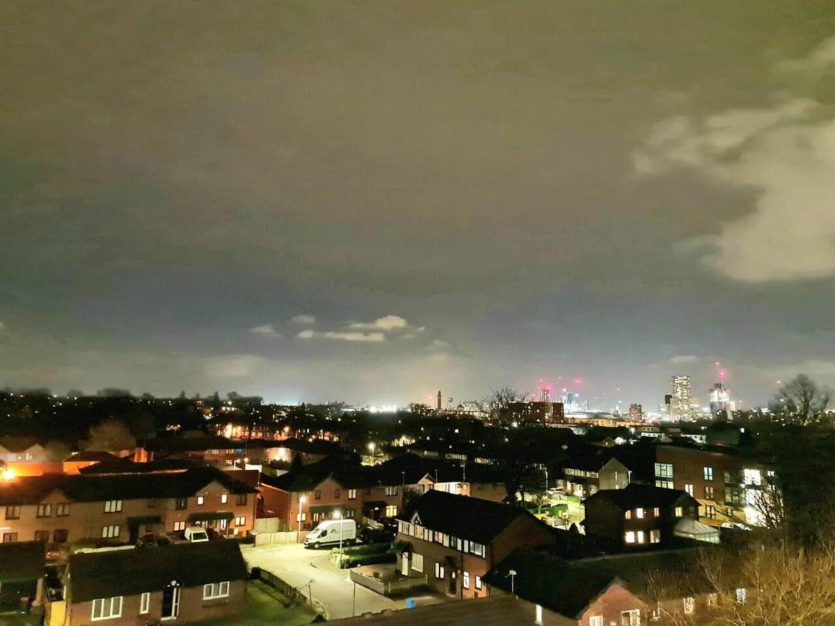 1-Bedroom Aprt In Salford- Freeparking- Sleeps3 مانشستر المظهر الخارجي الصورة